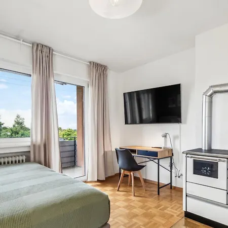 Stylish Oasis With Panoramic View Apartment