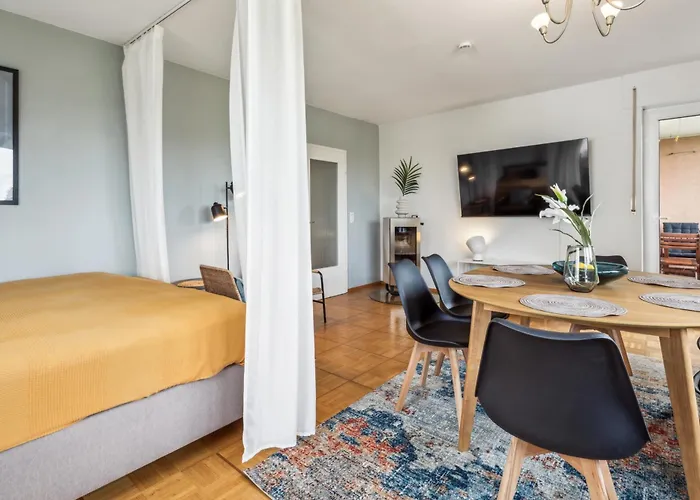 Lägenhet Stylish Oasis With Panoramic View Denzlingen