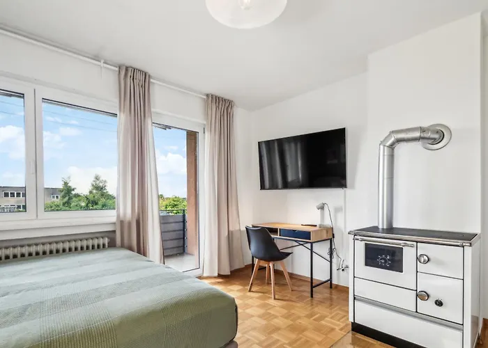 Stylish Oasis With Panoramic View Lägenhet